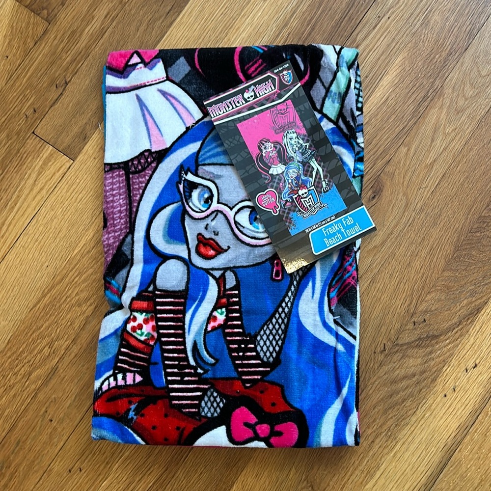Monster High Freaky Fab Beach Towel NEVER USED WITH TAGS!